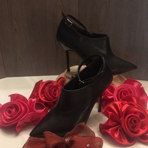 Worthington heel short boots